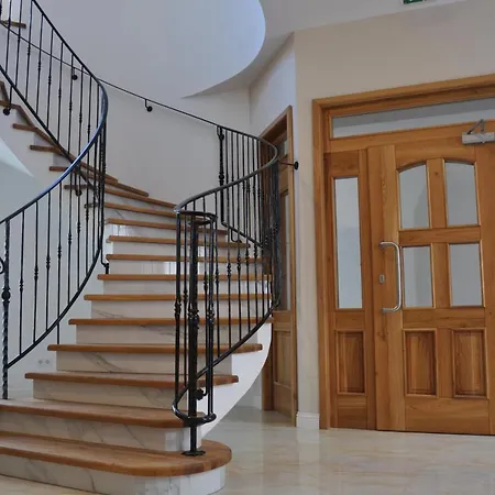 Vendeghaz Konukevi 3*