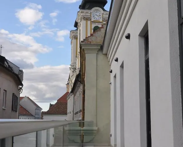 Vendeghaz 招待所 Székesfehérvár