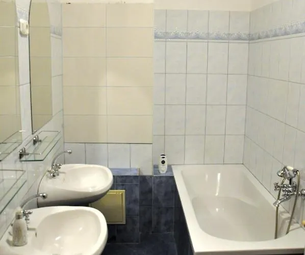 Vendeghaz 3* Székesfehérvár