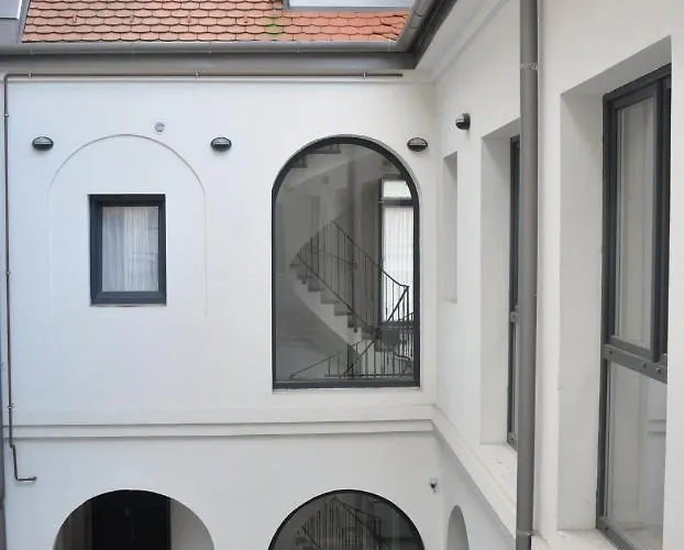 招待所 Vendeghaz